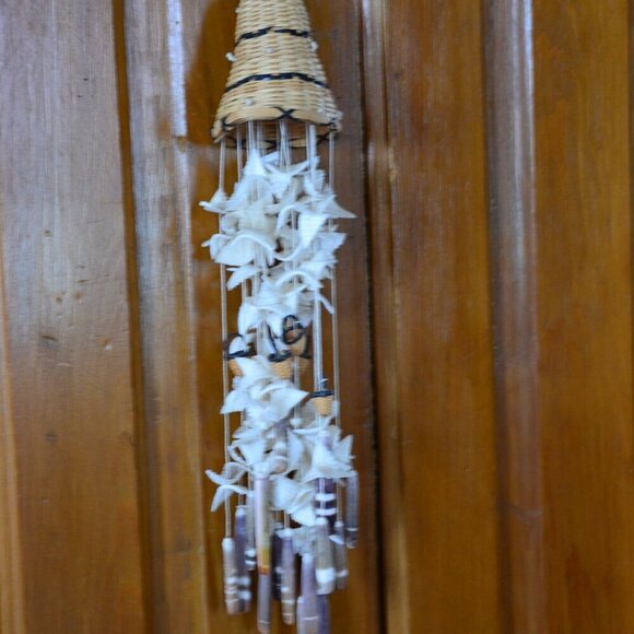 Vintage Wicker Seashell Wind Chime - Picture 2 of 8